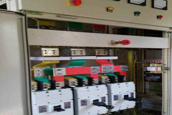 国营黎母山林业公司配电柜-了解变频器配电柜的操作步骤做到更